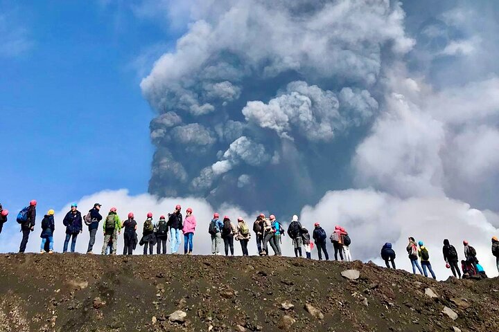 Trekking adventure on Mount Etna, Sicily, with cable car and 4x4 ascent to craters, photo 8 | wizardtrip