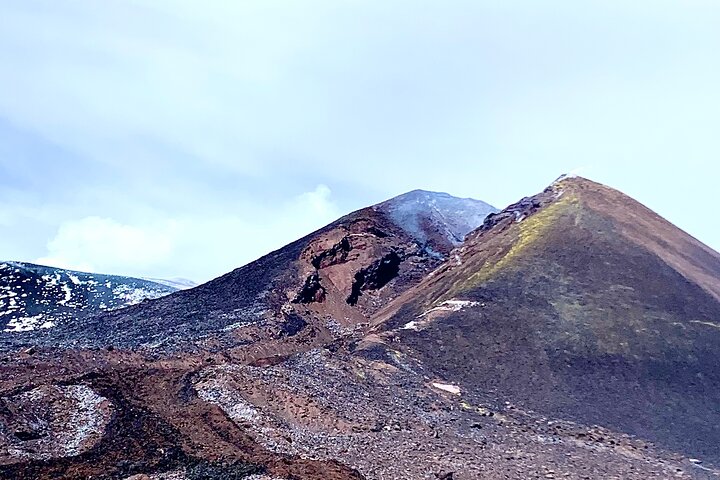 Trekking adventure on Mount Etna, Sicily, with cable car and 4x4 ascent to craters, photo 11 | wizardtrip