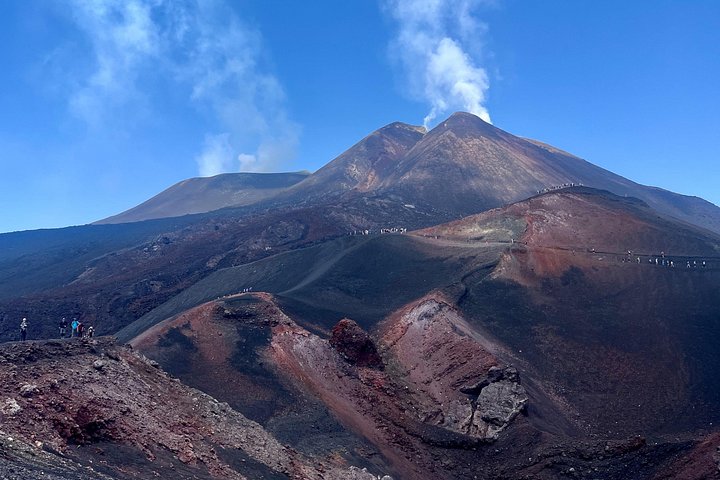 Trekking adventure on Mount Etna, Sicily, with cable car and 4x4 ascent to craters, photo 15 | wizardtrip