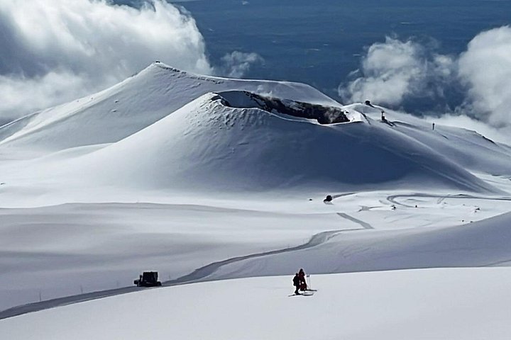 Trekking adventure on Mount Etna, Sicily, with cable car and 4x4 ascent to craters, photo 19 | wizardtrip