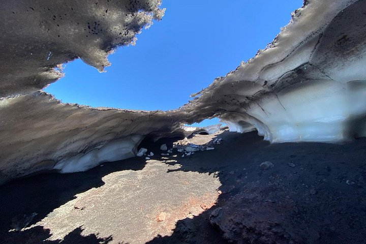 Trekking adventure on Mount Etna, Sicily, with cable car and 4x4 ascent to craters, photo 20 | wizardtrip
