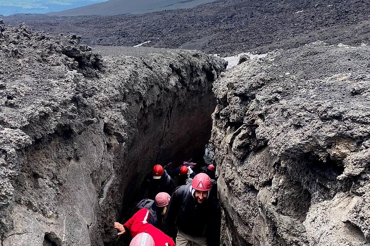Trekking adventure on Mount Etna, Sicily, with cable car and 4x4 ascent to craters, photo 21 | wizardtrip