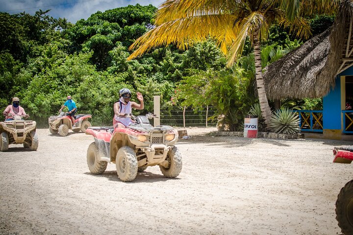 ATV-eventyr som utforsker det dominikanske landskapet, vannhule og Macao Beach, foto 32 | wizardtrip