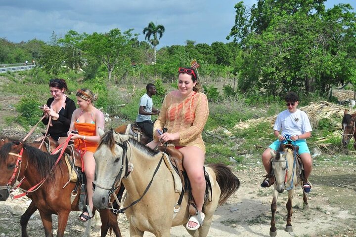 Découvrez l'équitation, les aventures en VTT et la baignade en grotte en République Dominicaine, photo 42 | wizardtrip