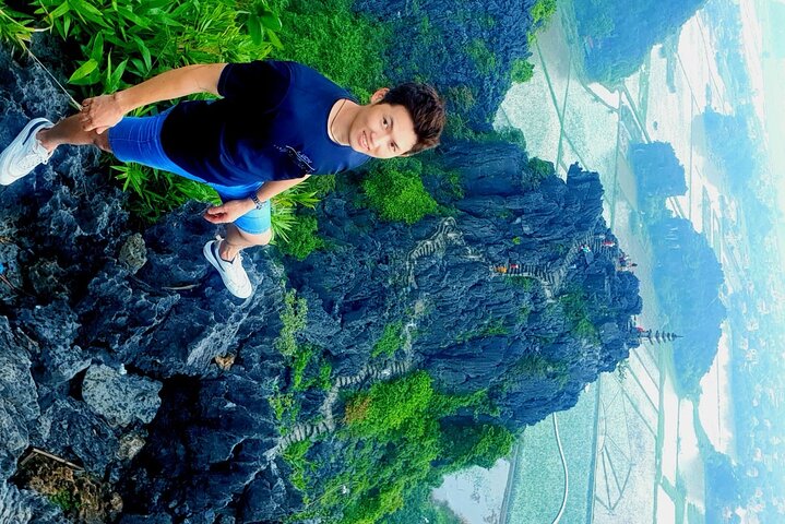 Full day tour in Ninh Binh, Vietnam, featuring Tam Coc boat trips, Mua Cave, and Hoa Lu ancient capital, photo 6 | wizardtrip