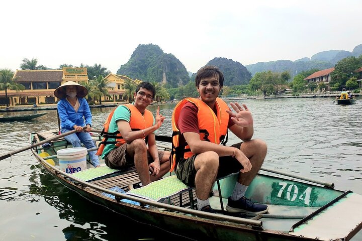 Full day tour in Ninh Binh, Vietnam, featuring Tam Coc boat trips, Mua Cave, and Hoa Lu ancient capital, photo 8 | wizardtrip