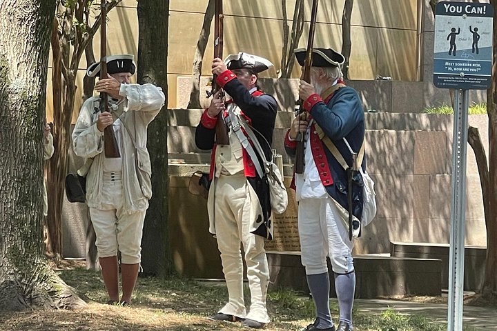 Recorrido histórico por la ciudad de Charlotte en carrito de golf, mostrando monumentos y encanto local, foto 15 | wizardtrip