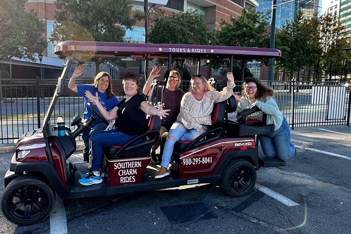 Recorrido histórico por la ciudad de Charlotte en carrito de golf, mostrando monumentos y encanto local, foto 23 | wizardtrip