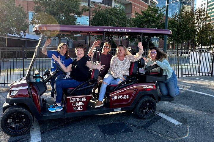 Recorrido histórico por la ciudad de Charlotte en carrito de golf, mostrando monumentos y encanto local, foto 24 | wizardtrip