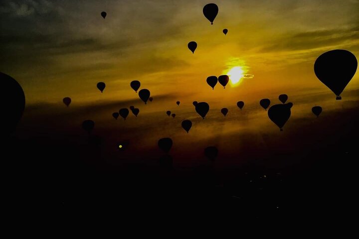 Voo de balão sobre pirâmides de Teotihuacan ao nascer do sol com café da manhã na caverna no México, foto 39 | wizardtrip