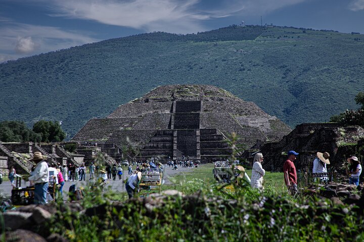 Voo de balão sobre pirâmides de Teotihuacan ao nascer do sol com café da manhã na caverna no México, foto 44 | wizardtrip