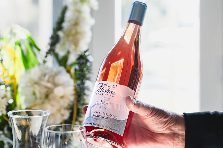Passeio cénico de vinhos em Queenstown, Nova Zelândia, visitando vinícolas e desfrutando de degustações com almoço, foto 10 | wizardtrip