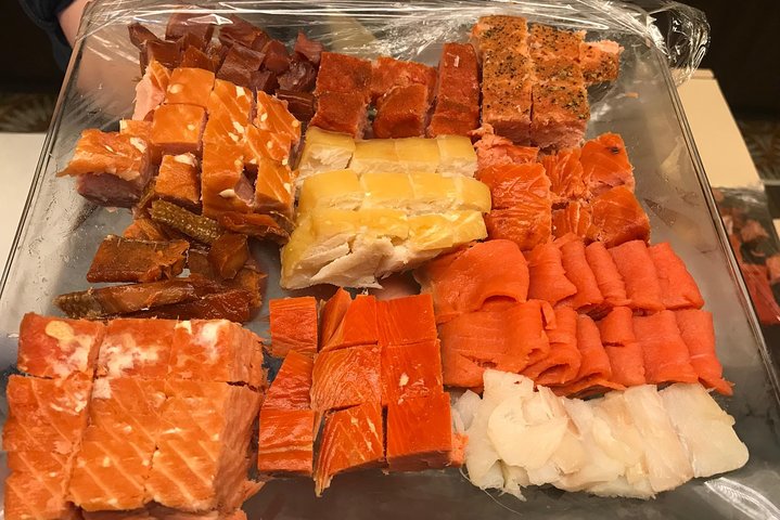 Anchorage City Tour w/ Taste of Wild Smoked Salmon & Reindeer Sausage | wizardtrip