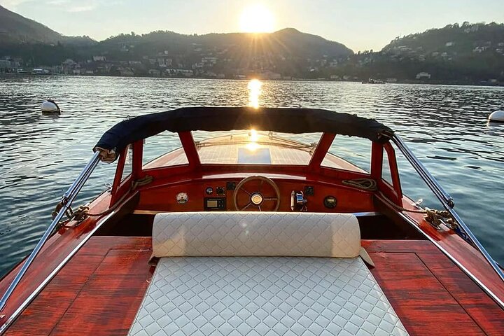 Lago de Como Tour Privado en Barco de Madera y Glamour Italiano | wizardtrip