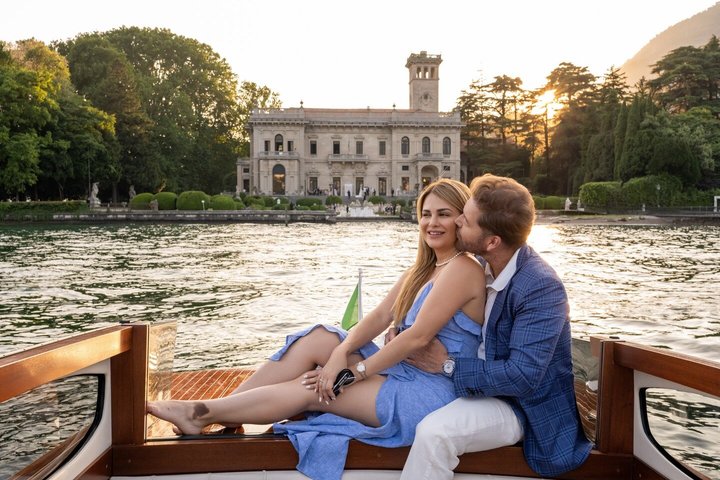 Tour privato di lusso in barca di legno sul Lago di Como, Italia, con ville e viste panoramiche, foto 6 | wizardtrip