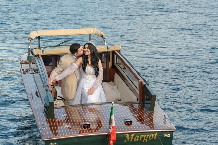Tour privato di lusso in barca di legno sul Lago di Como, Italia, con ville e viste panoramiche, foto 13 | wizardtrip
