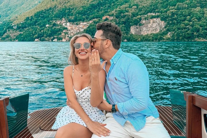 Tour privato di lusso in barca di legno sul Lago di Como, Italia, con ville e viste panoramiche, foto 17 | wizardtrip