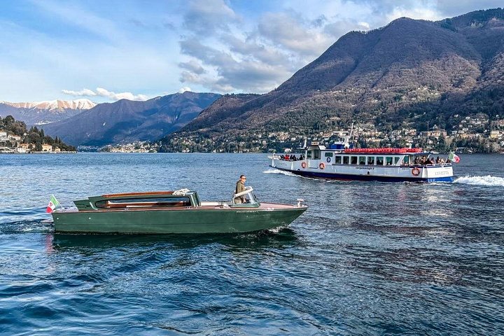 Tour privato di lusso in barca di legno sul Lago di Como, Italia, con ville e viste panoramiche, foto 26 | wizardtrip