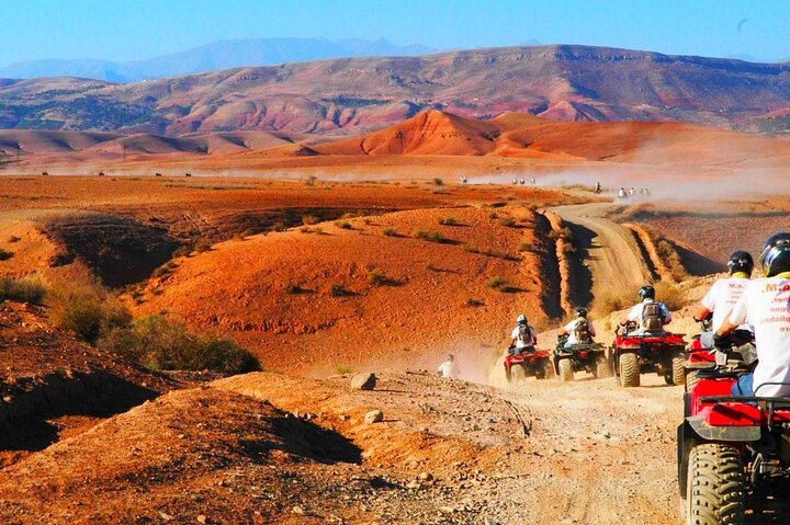 Oplev en magisk aften i Marrakechs Agafay-ørken med quad biking, kamelridt og et middagsshow, foto 9 | wizardtrip