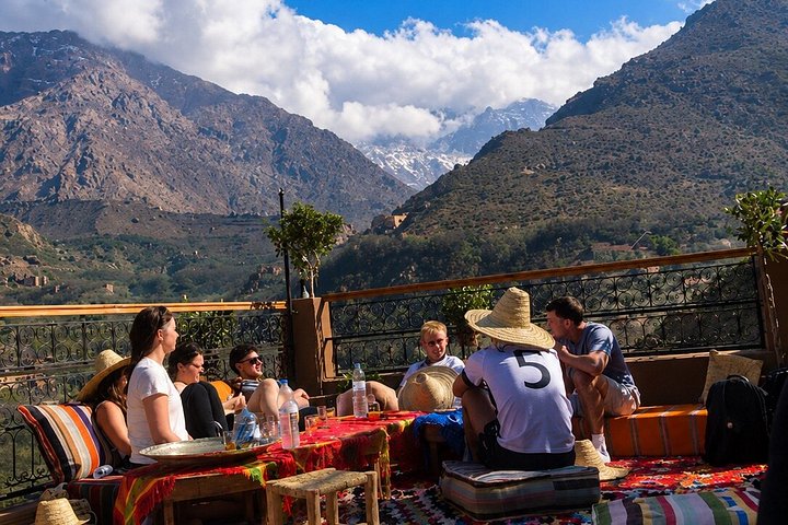 Passeio de dia inteiro saindo de Marrakech explorando as Montanhas Atlas, aldeias berberes, cachoeiras e desfrutando de um passeio de camelo, foto 23 | wizardtrip