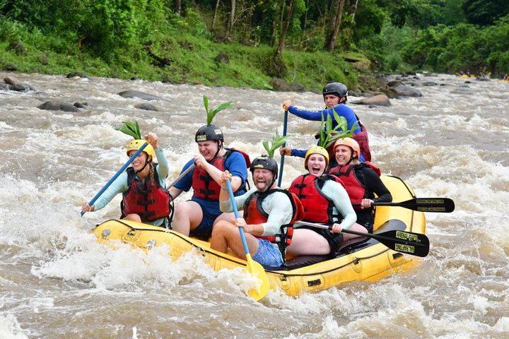 Experience thrilling white water rafting on the Balsa River in La Fortuna, Costa Rica, with family-friendly rapids and stunning scenery, photo 6 | wizardtrip