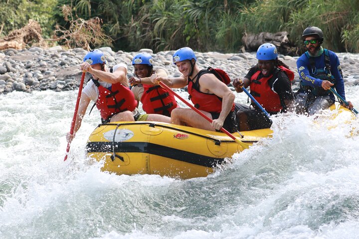 Experience thrilling white water rafting on the Balsa River in La Fortuna, Costa Rica, with family-friendly rapids and stunning scenery, photo 12 | wizardtrip