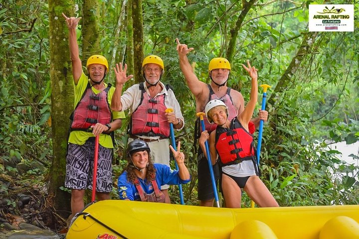 Experience thrilling white water rafting on the Balsa River in La Fortuna, Costa Rica, with family-friendly rapids and stunning scenery, photo 30 | wizardtrip