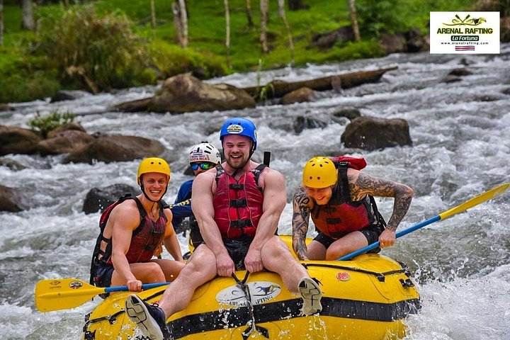 Spennende raftingeventyr på elven Balsa, Costa Rica, med stryk og frodig regnskog, foto 13 | wizardtrip