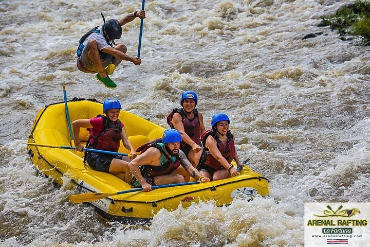 Spennende raftingeventyr på elven Balsa, Costa Rica, med stryk og frodig regnskog, foto 16 | wizardtrip