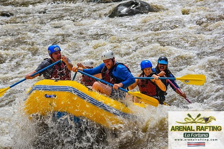 Spennende raftingeventyr på elven Balsa, Costa Rica, med stryk og frodig regnskog, foto 18 | wizardtrip