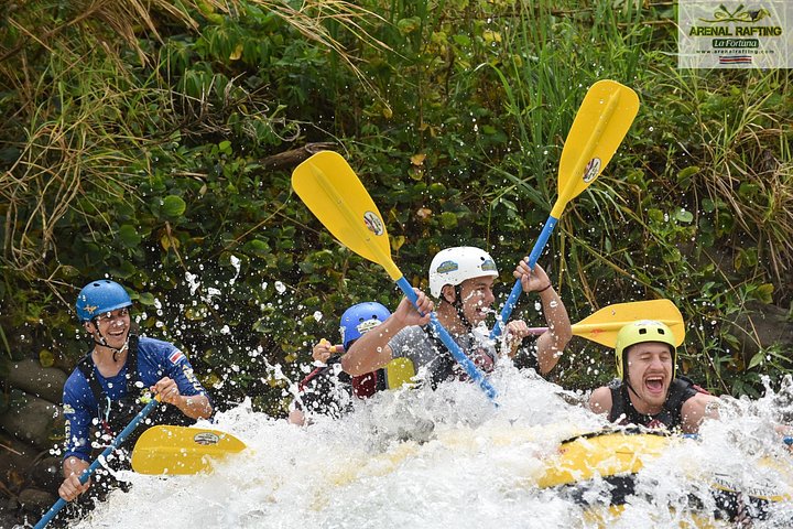 Spennende raftingeventyr på elven Balsa, Costa Rica, med stryk og frodig regnskog, foto 38 | wizardtrip