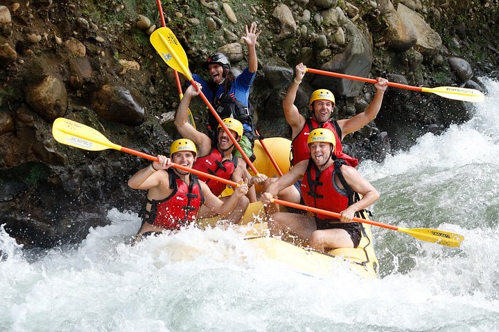 Sarapiquí Fluss Extremes Wildwasser-Rafting Klasse IV | wizardtrip