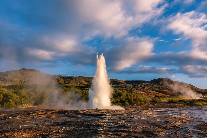 Liten grupp minibuss tur av Islands Golden Circle, inklusive Thingvellir, Gullfoss och Geysir, foto 14 | wizardtrip