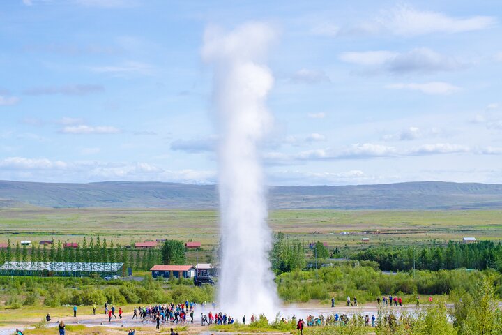 Liten grupp minibuss tur av Islands Golden Circle, inklusive Thingvellir, Gullfoss och Geysir, foto 16 | wizardtrip