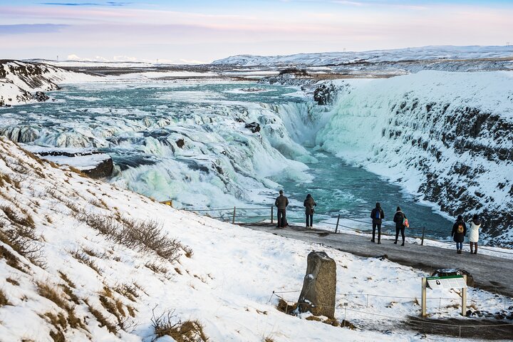 Liten grupp minibuss tur av Islands Golden Circle, inklusive Thingvellir, Gullfoss och Geysir, foto 29 | wizardtrip