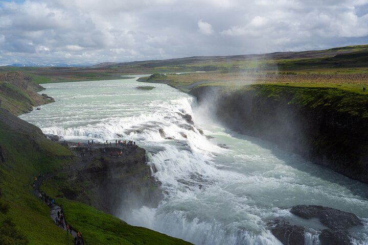 Liten grupp minibuss tur av Islands Golden Circle, inklusive Thingvellir, Gullfoss och Geysir, foto 36 | wizardtrip
