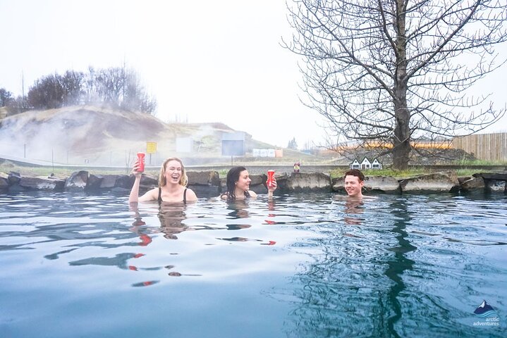 Visite en petit groupe du Golden Circle islandais, incluant Thingvellir, Gullfoss, Geysir et le Secret Lagoon, photo 8 | wizardtrip