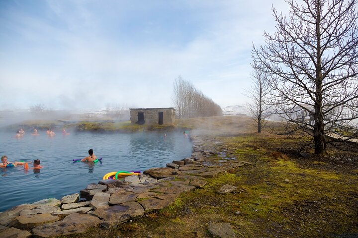 Visite en petit groupe du Golden Circle islandais, incluant Thingvellir, Gullfoss, Geysir et le Secret Lagoon, photo 9 | wizardtrip
