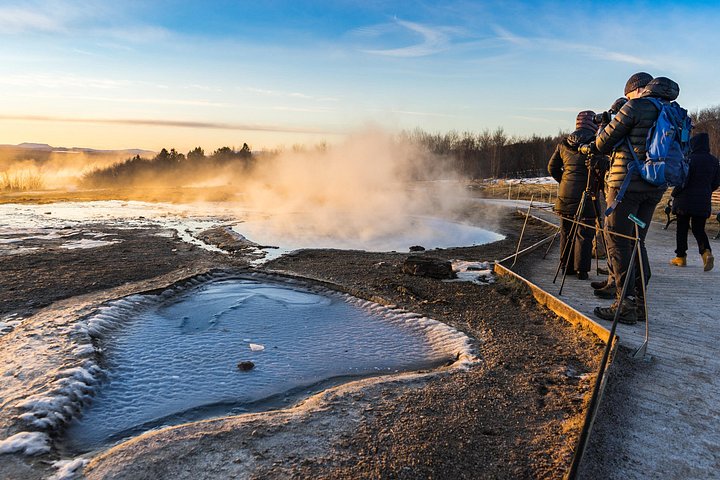 Visite en petit groupe du Golden Circle islandais, incluant Thingvellir, Gullfoss, Geysir et le Secret Lagoon, photo 22 | wizardtrip