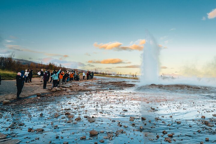 Visite en petit groupe du Golden Circle islandais, incluant Thingvellir, Gullfoss, Geysir et le Secret Lagoon, photo 23 | wizardtrip