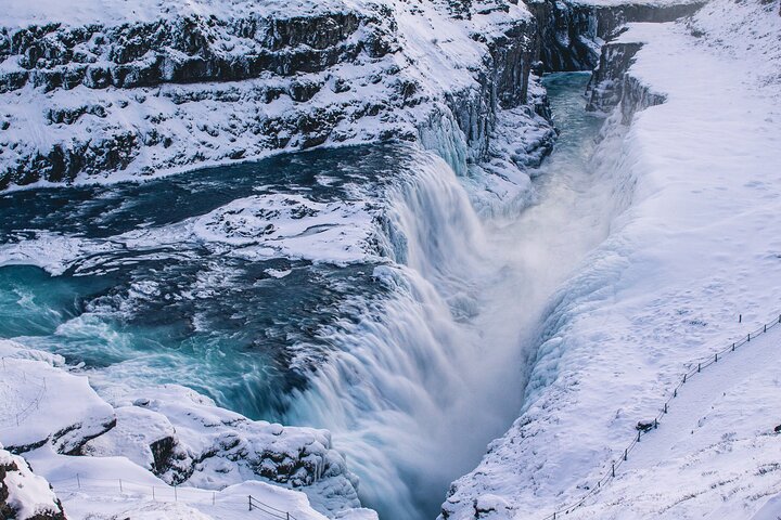 Visite en petit groupe du Golden Circle islandais, incluant Thingvellir, Gullfoss, Geysir et le Secret Lagoon, photo 36 | wizardtrip