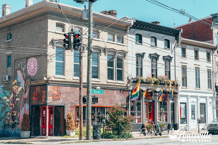 Um passeio guiado a pé explorando a comida e a história dos bairros NuLu e Butchertown de Louisville, foto 12 | wizardtrip