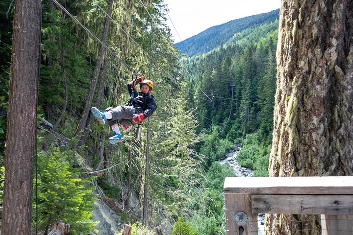 Oplev spændende zipline-eventyr højt over Whistlers fantastiske bjerglandskaber, foto 17 | wizardtrip