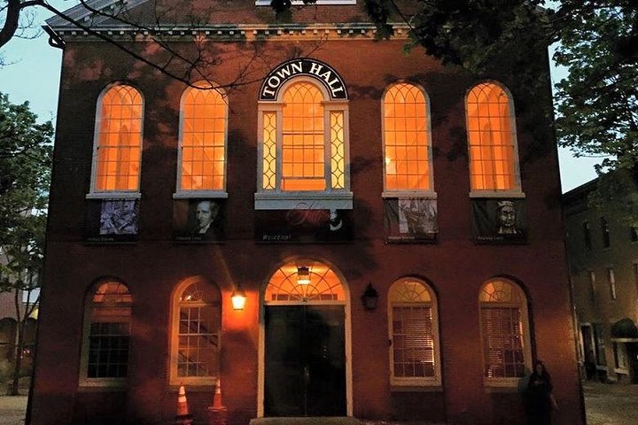 Guided walking tour exploring the historic and haunted sites of Salem, Massachusetts, photo 1 | wizardtrip