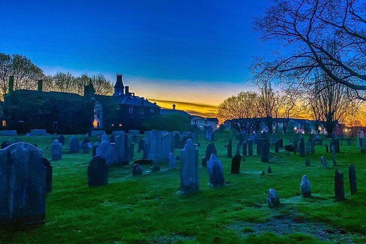 Guidet vandretur som utforsker de historiske og hjemsøkte stedene i Salem, Massachusetts, foto 8 | wizardtrip