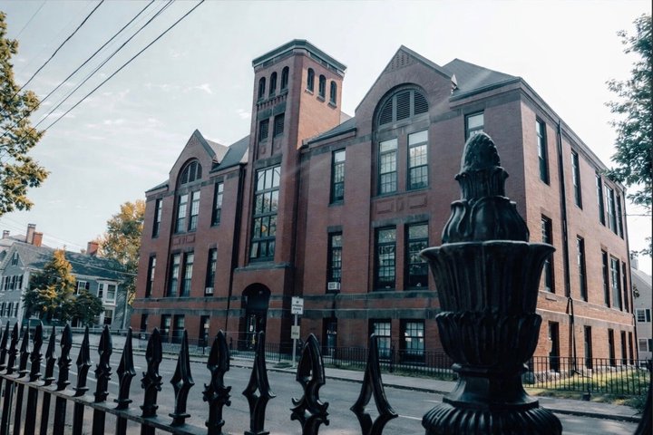 Explore as locações de filmagem do filme "Hocus Pocus" de Salem neste tour guiado a pé, foto 12 | wizardtrip