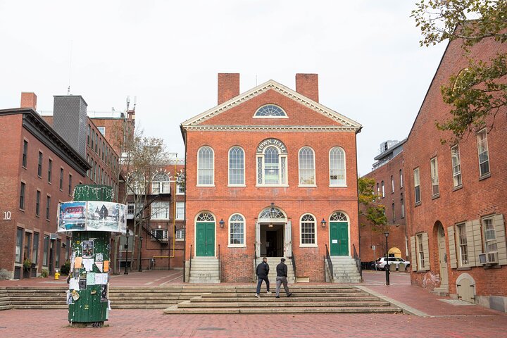 Recorrido nocturno a pie en Salem explorando misterios y asesinatos con un guía, foto 6 | wizardtrip