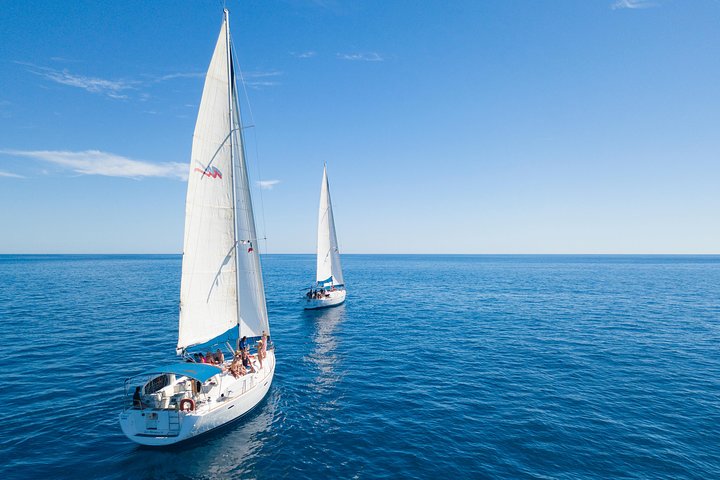 Lyxig segelbåtskryssning i Cabo San Lucas med snorkling, paddleboarding och lunch, foto 9 | wizardtrip