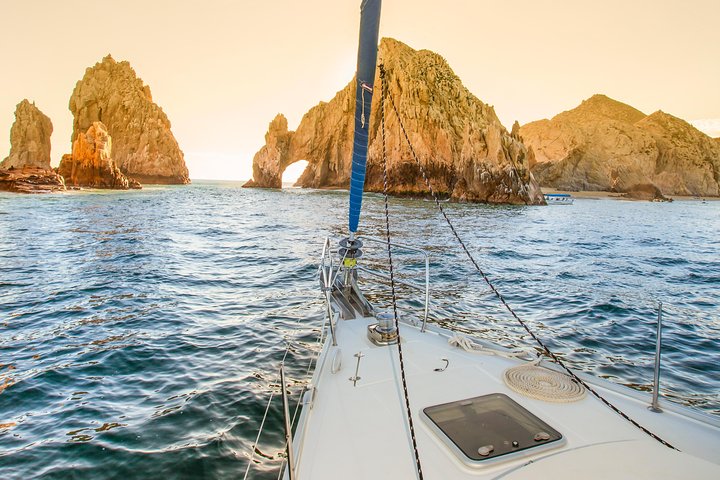 Lyxig solnedgångskryssning med yacht i Cabo San Lucas, Mexiko, med ikonisk Arch och öppen bar, foto 9 | wizardtrip