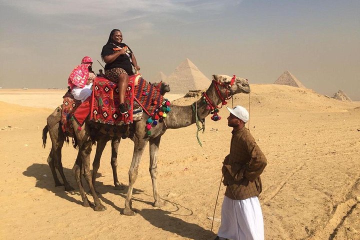 Privé VIP-tour van de Piramides van Gizeh en Sfinx met kameelrit en egyptoloog-gids in Caïro, foto 16 | wizardtrip